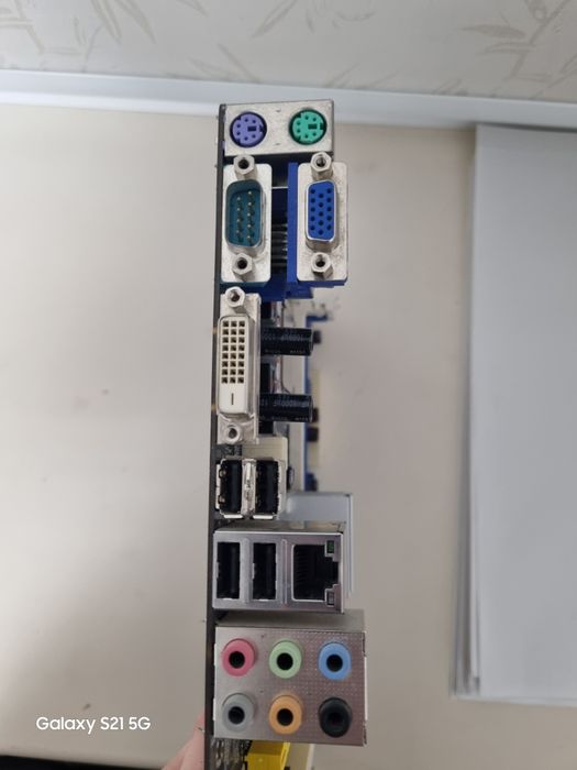 Материнская плата