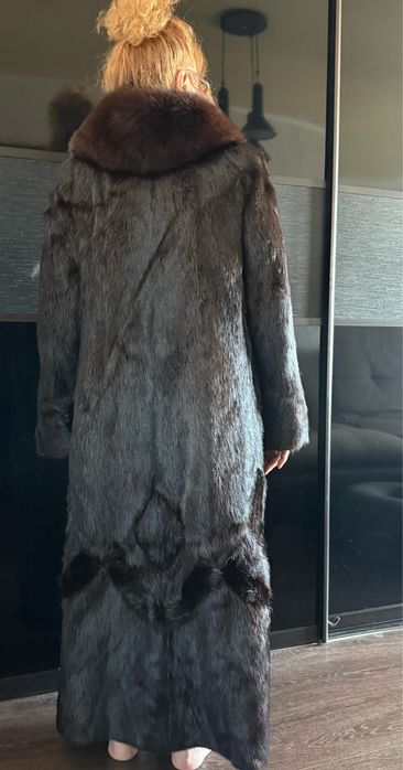 Шуба нутриевая воротник Песец
