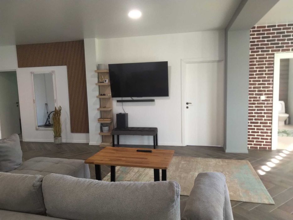 Apartament 120mp + curte generoasa