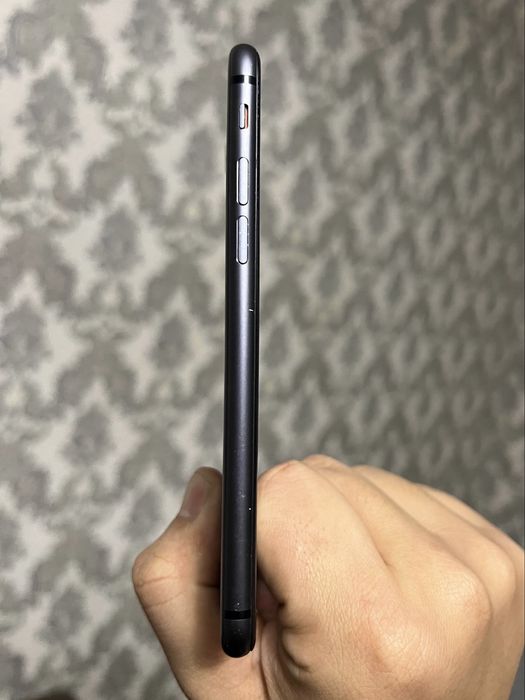 iPhone SE3 2022 narxi kelishiladi