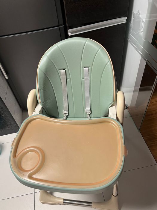Vand scaun pentru bebelusi