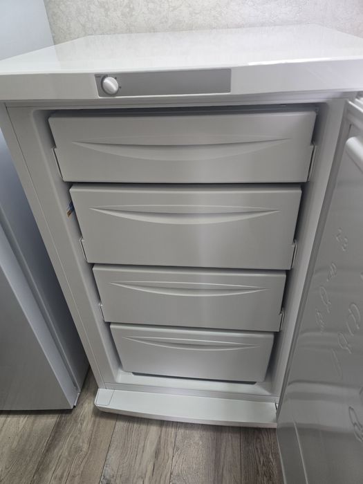 Морозильник Indesit