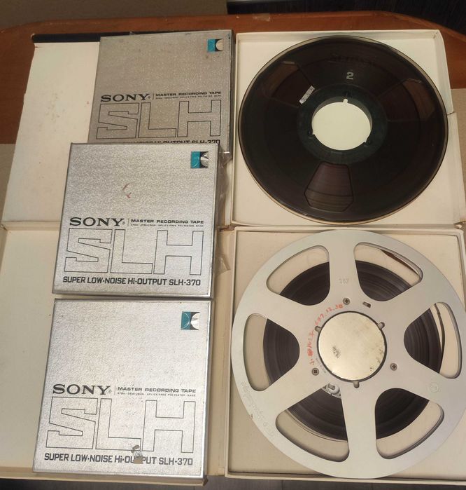 Катушечный , бобинный Teac X20R.