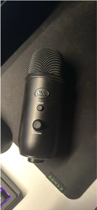 Blue mikrofon + stoyka ideal holatda