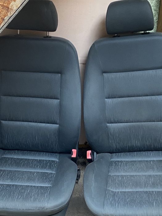 Продам 2 передних кресла на audi A6 allroad