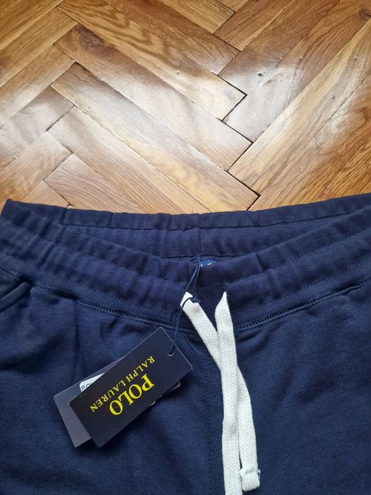 Мъжки къси панталони POLO RALPH LAUREN  размер S M L XL
Най-висок клас материя и
изработка
Размери S M L XL 2XL 
Всеки един артикул разполага с QRкод