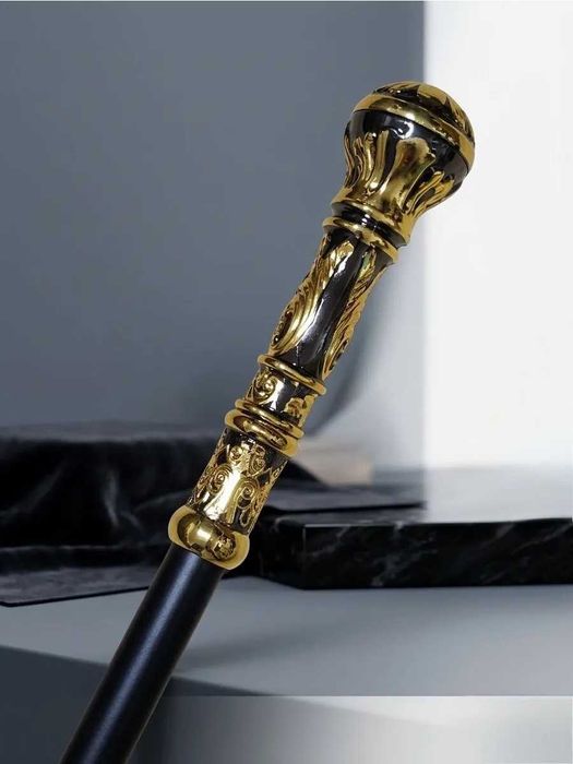 Метален Бастун със скрито Острие и красиви орнаменти