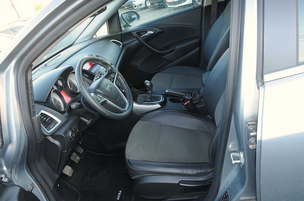 OPEL Astra J 2015 1.6CDTi 110 CP E6 6 trepte clima piele/textil, recent adus inmatriculat 06.2026 primul proprietar RO