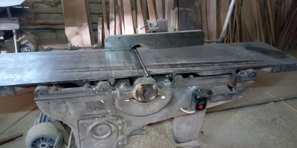 Станки деревообрабатывающие