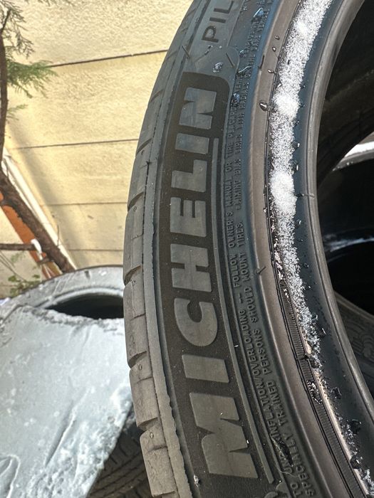 245/45/18 Michelin vara  200 lei bucata