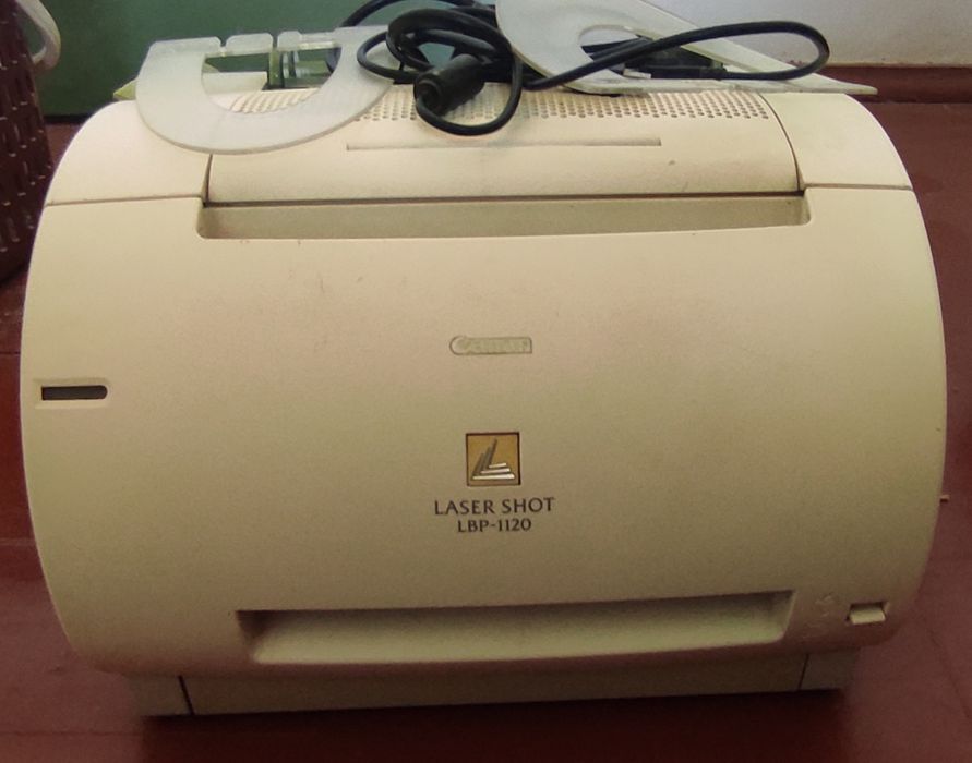 Принтер Canon Ч/Б рабочий. Продаю из за ненадобности