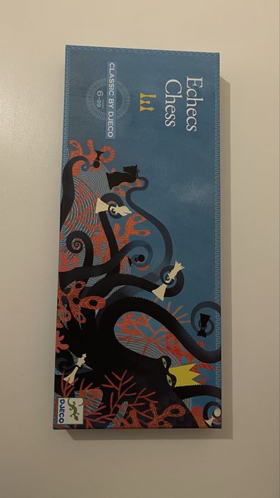 Шахматы деревянные в удобной плотной картонной коро