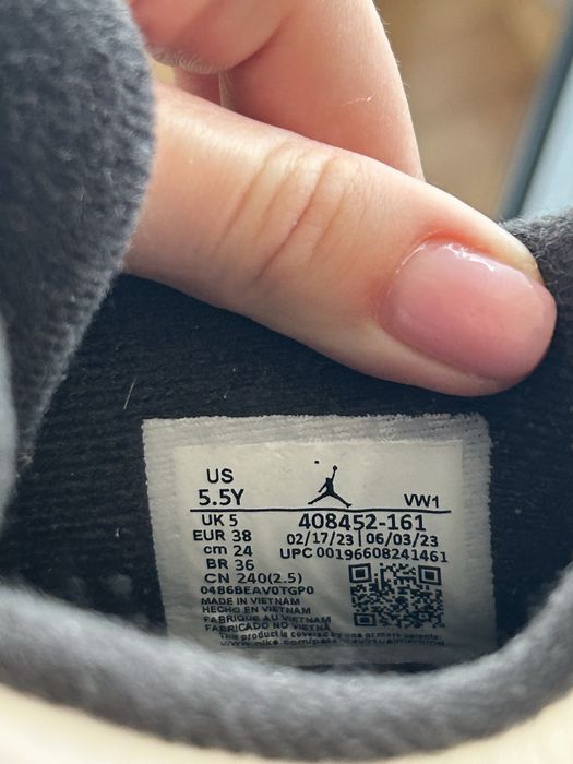 Vand Jordan 4 Retro Red Cement