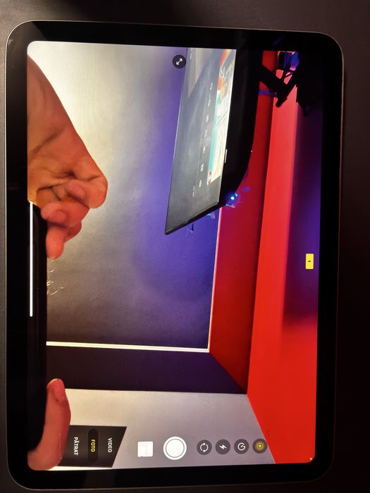 iPad 10 Gen (2022) 64GB + Tastatură & Trackpad | Garanție 2026 | Cutie