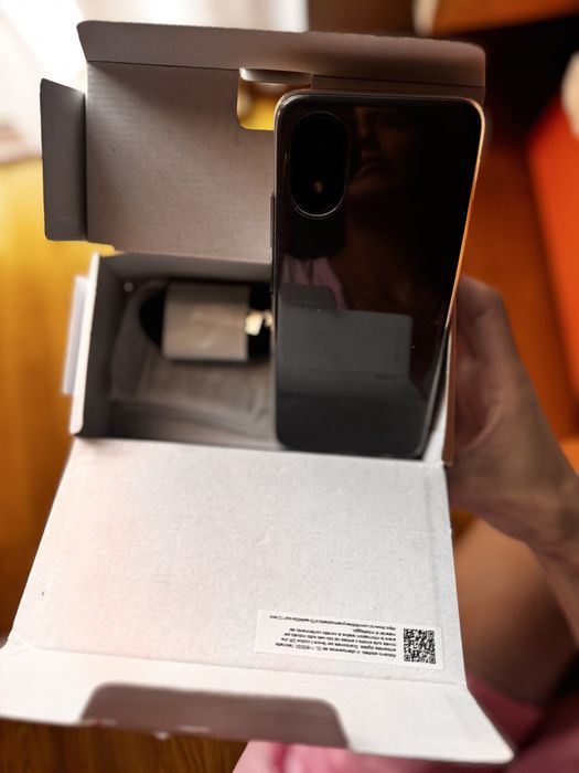 Vând TCL K70 SE, telefon în stare nouă, cu ambalajul original.