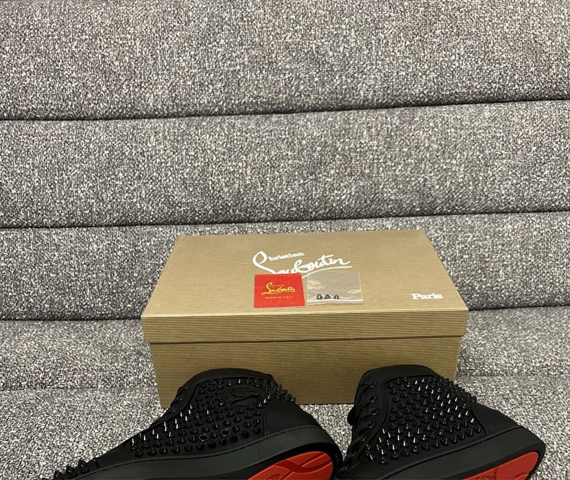 Christian Louboutin - Cu factura!