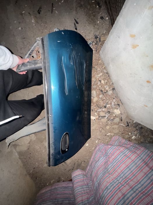 Есік және крыло мазда323