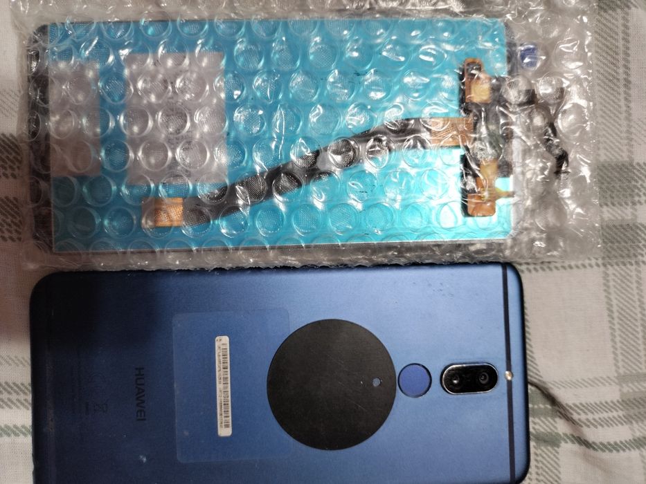 Продам samsung А5 и huawei mate 10 lite