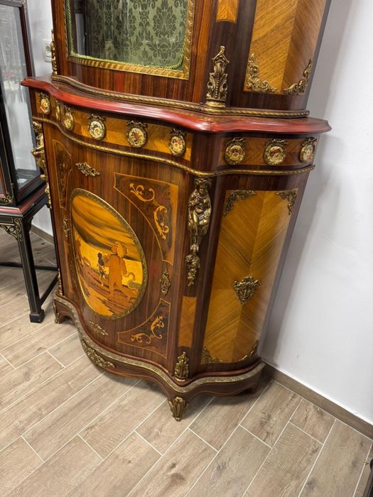 Vitrina deosebita din lemn masiv, cu intarsii si elemente bronz