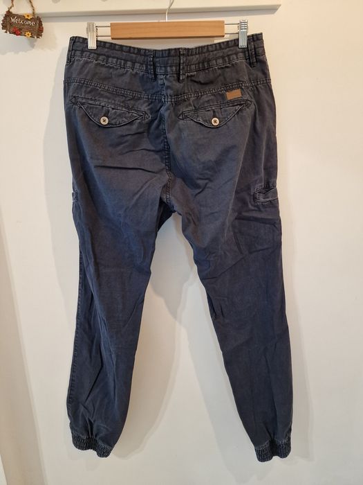 Pantaloni barbati Pull&Bear 36