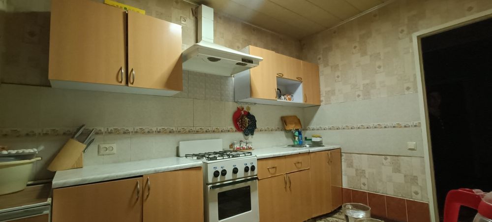 Срочно продаётся кухонный гарнитур