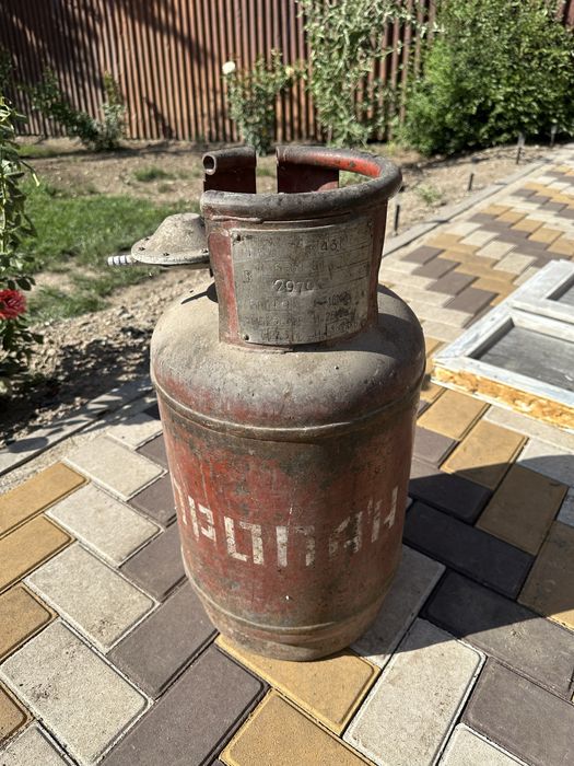 Продам газ балон с редуктором