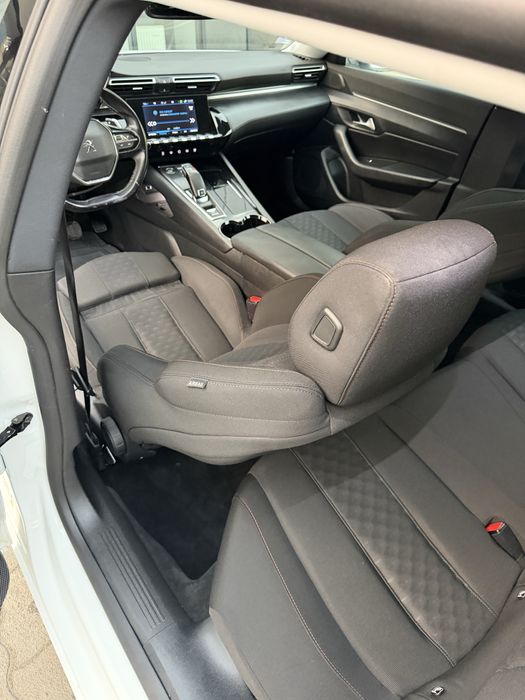 Peugeot 508-2022-Cockpit-Moduri de condus-Impecabil