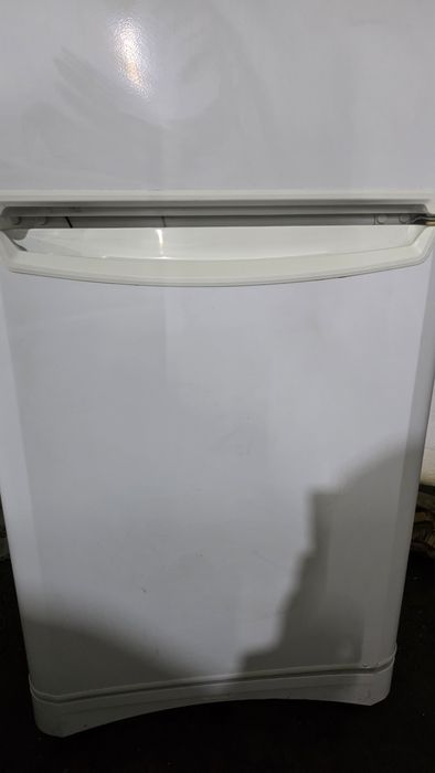 Продам холодильник Индезит