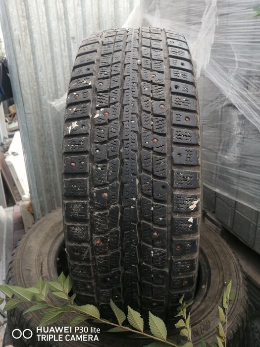 Продам 2 шины зимнии 205/60/16