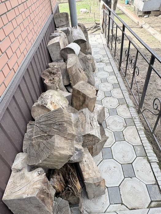 Продам дрова 5 кубов сухие