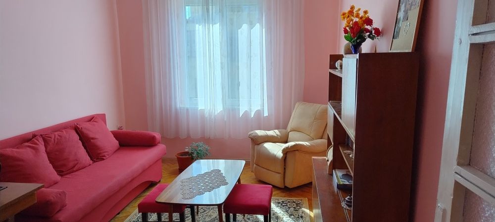 Дава се под наем Двустаен апартамент в Бургас, Център - 57 кв.м за 408 € - Снимка #1