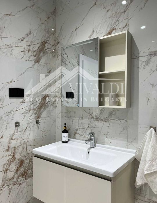 Дава се под наем Двустаен апартамент в к.к. Св.Св. Константин и Елена - 60 кв.м за 800 € - Снимка #8