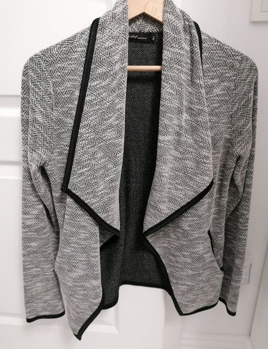 Дамски връхни дрехи