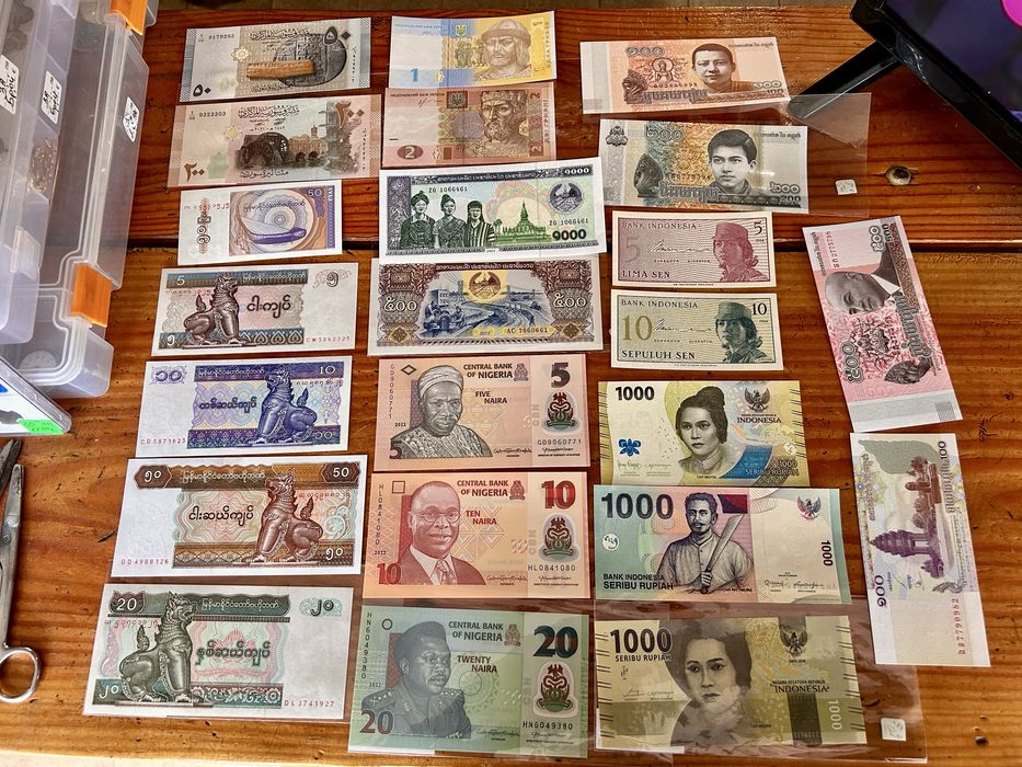 Продавам стари банкноти