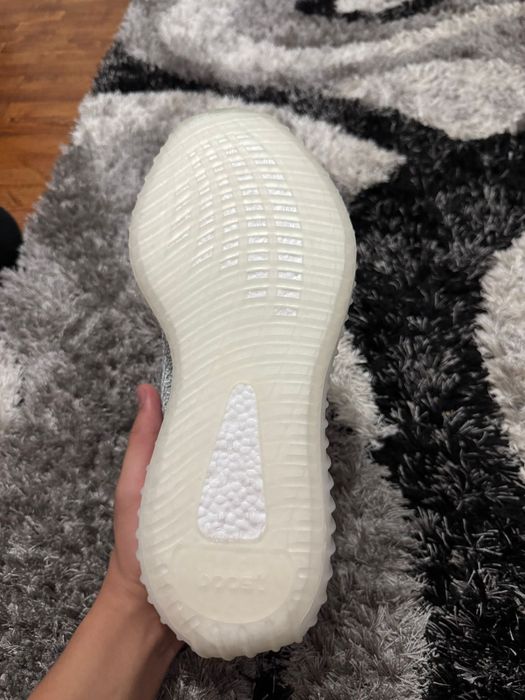 Yeezy 350v2 light blue marime 44