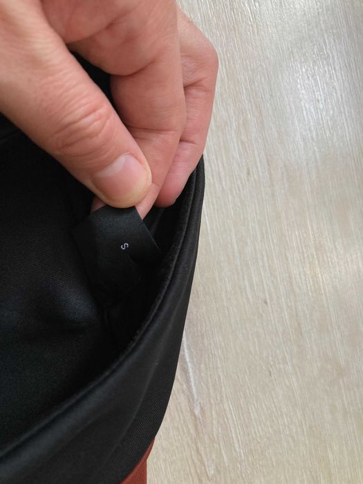 Hugo Boss Sommers 44 мъжко черно горнище горница размер S