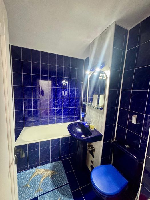 Inchiriez apartament cu 2 camere decomandat,zona Catedrala