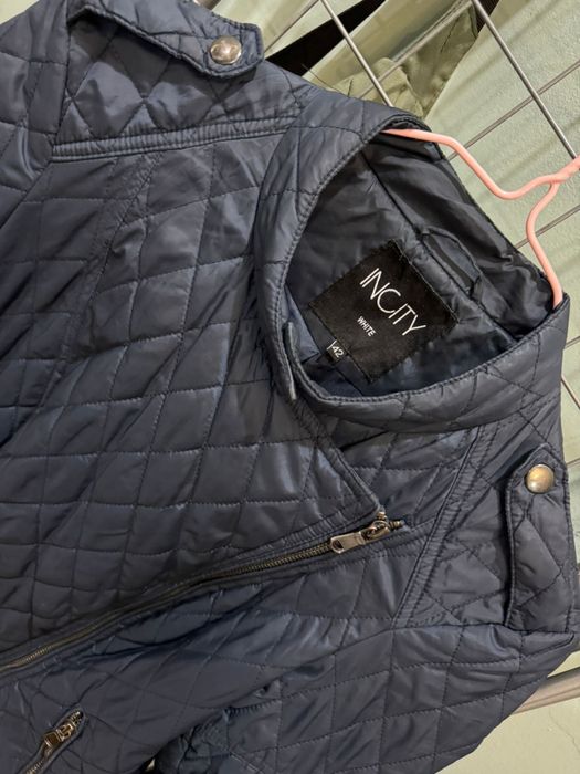 Продам куртку стеганная от incity