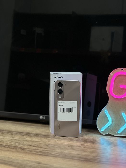 Телефон Vivo YO4