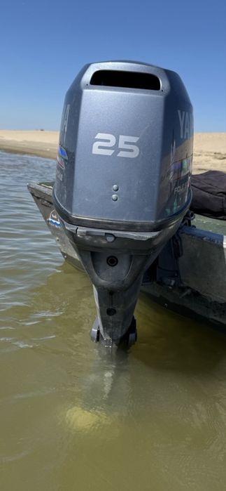 Yamaha 25 hp, four-stroke дълъг ботуш, 2002г.