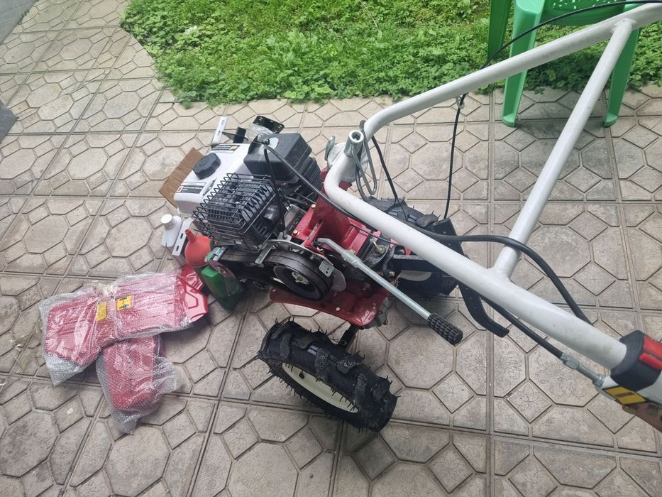 Yer xaydedigan traktor