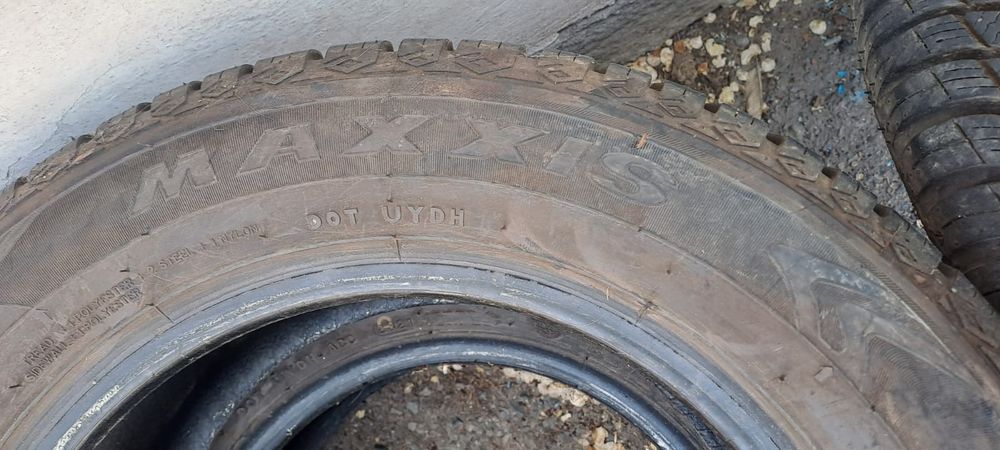 Продам всесезонную резину