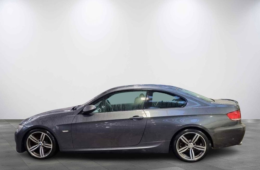Dezmembrez BMW 330d E92 231cp,M Pack,Hi-Fi,Recaro piele,navigatie Cic