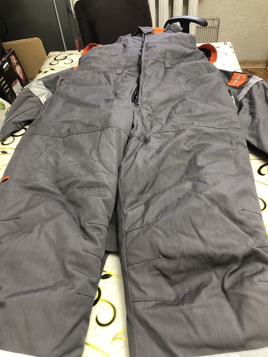 Продам костюм спецодежду зимнюю