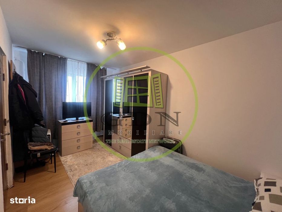 Apartament 2 camere, semidecomandat, cartier Craiovita Noua, zona Mate — fotografia 3