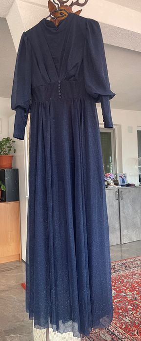 Официална рокля с дълги ръкави