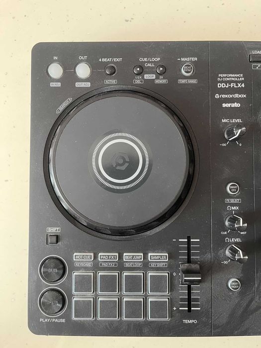 Pioneer DJ DDJ-FLX4 +  Pioneer DJ DM-40D