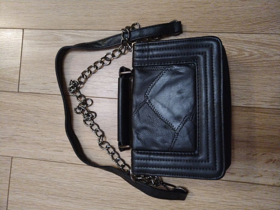 Дамска черна чанта