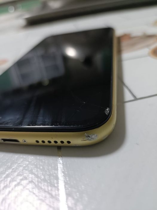 Продам IPhone 11
