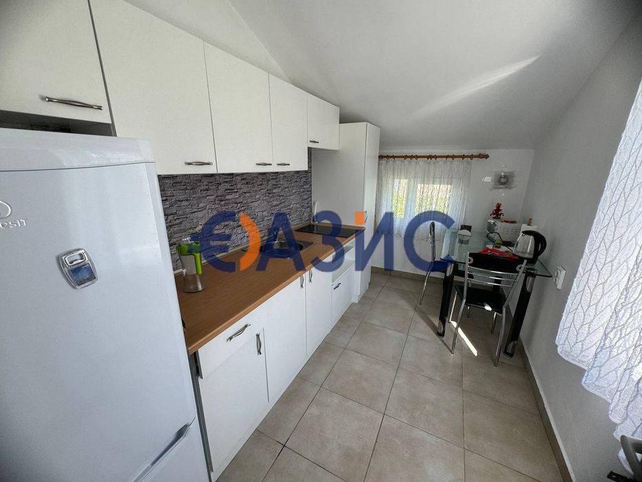 Спешна продажба! Двуетажна вила в Кошарица, без такса поддръжка, РЗП